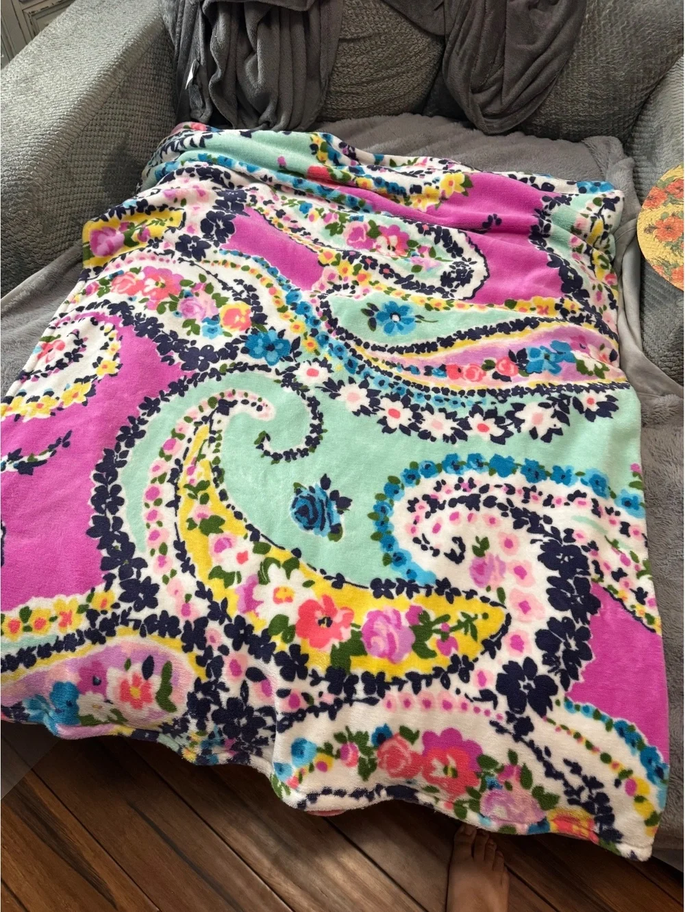 Vera Bradley Plush Floral Paisley Throw Blanket 52inX72in